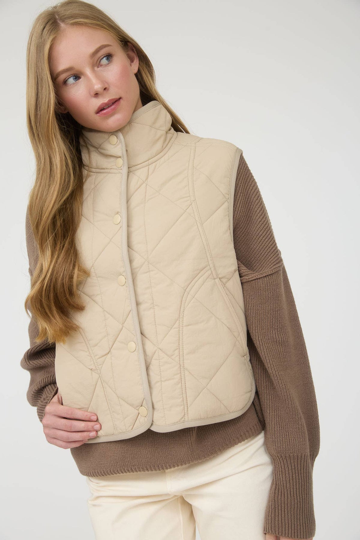SNAP BUTTON QUILTED PUFFER VEST