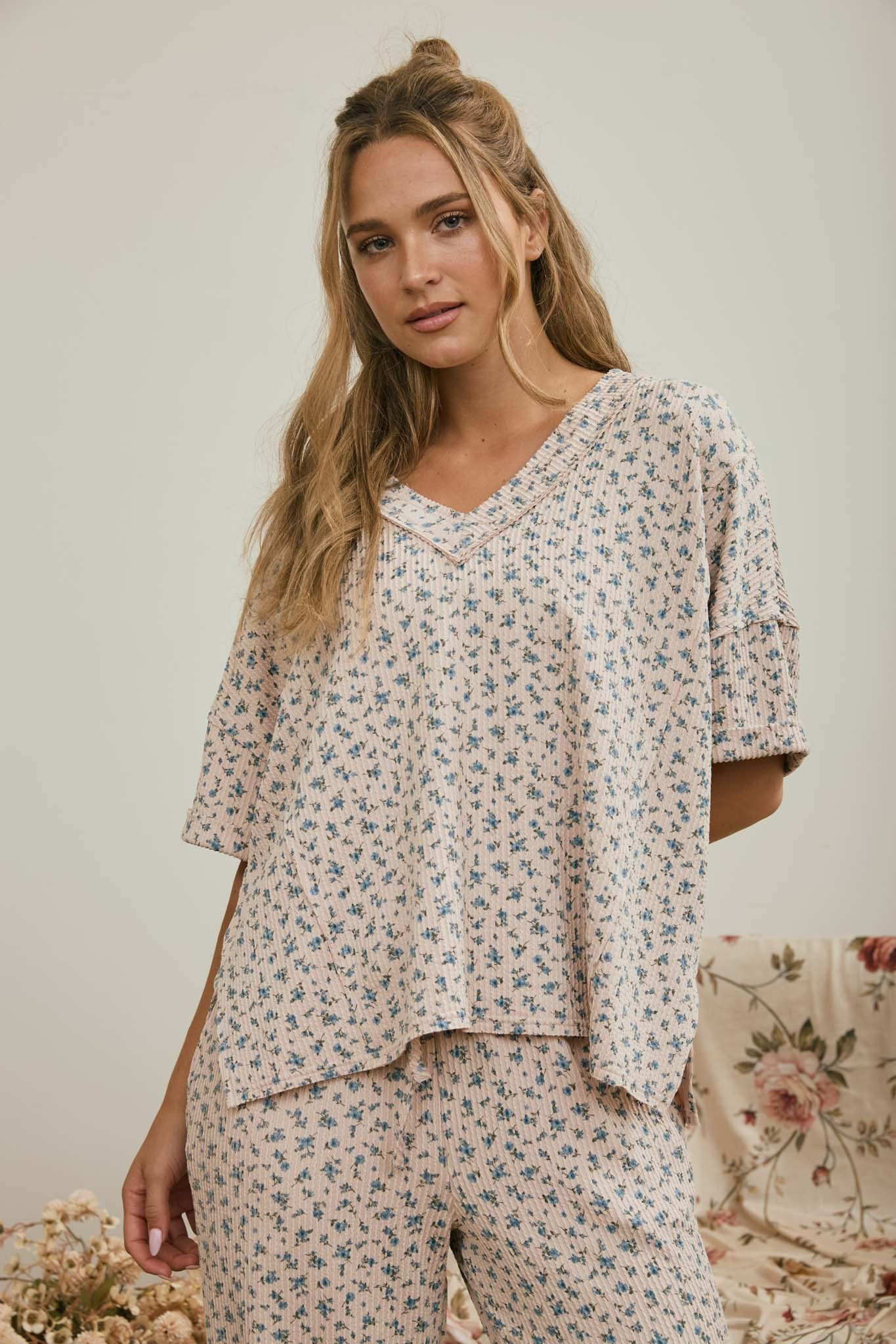 Ditsy Floral V Neck Short Sleeve Ribbed Knit Top