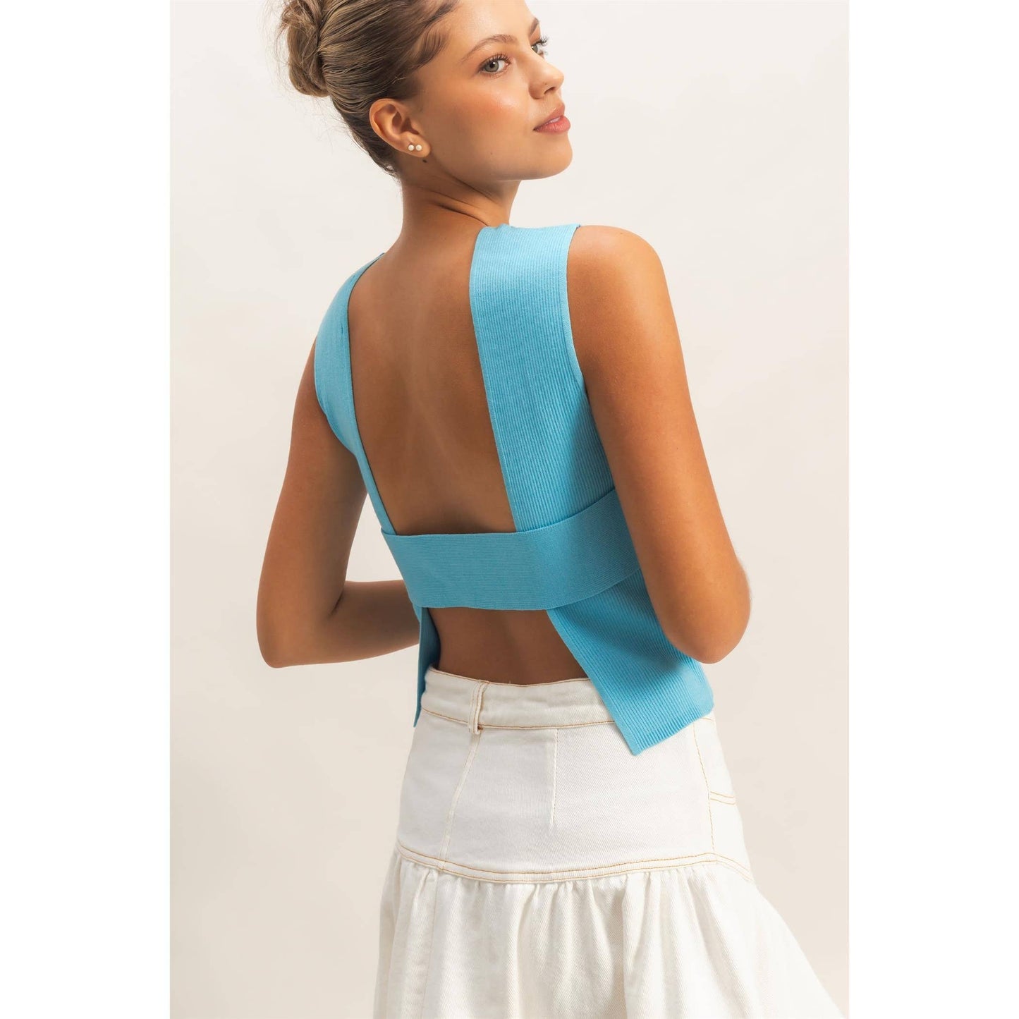 Ribbed Crew Neck Sleeveless Open Back Top