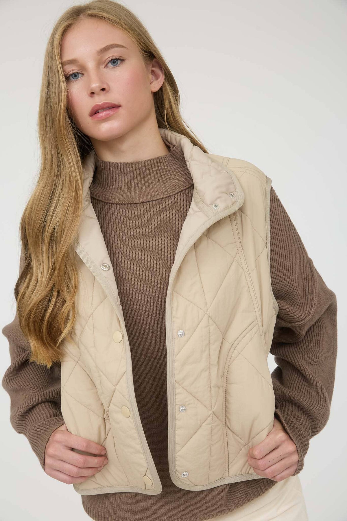 SNAP BUTTON QUILTED PUFFER VEST