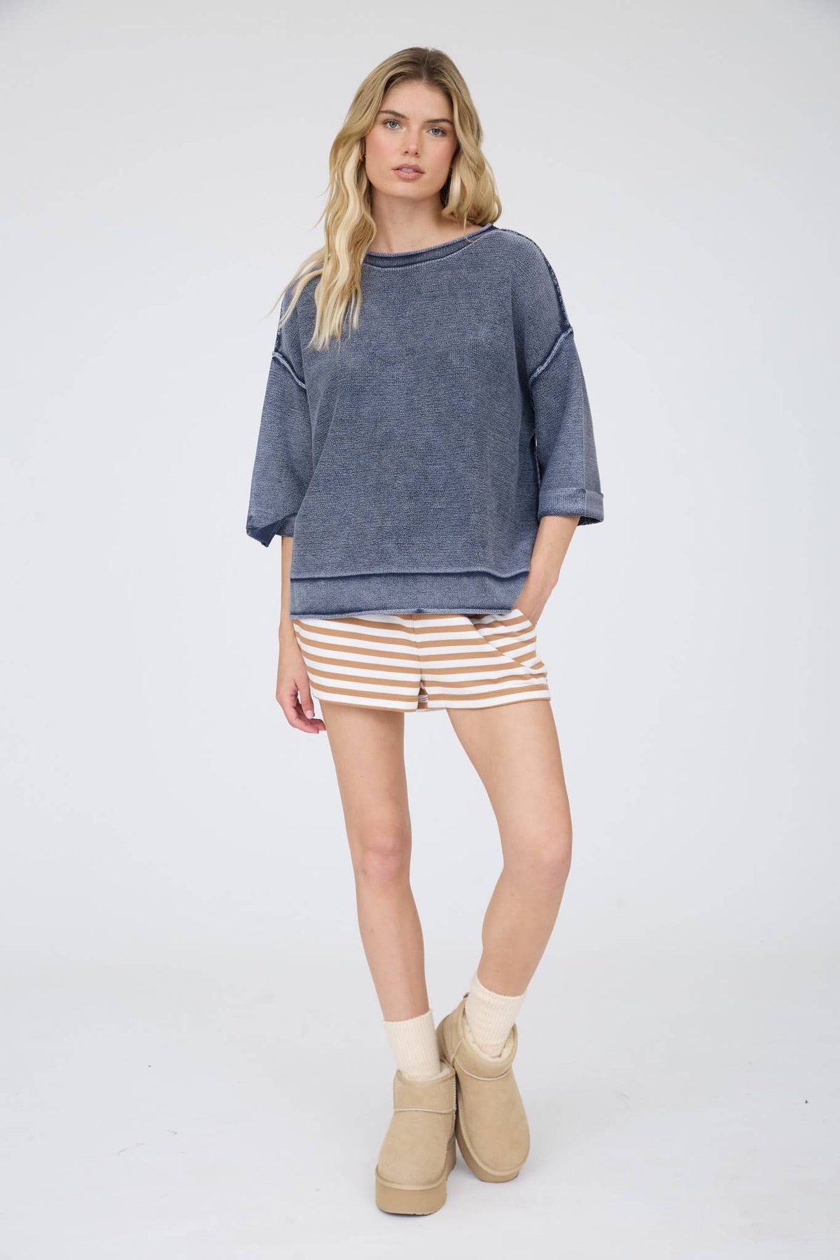 WASHED INVERTED SEAM  SLEEVE