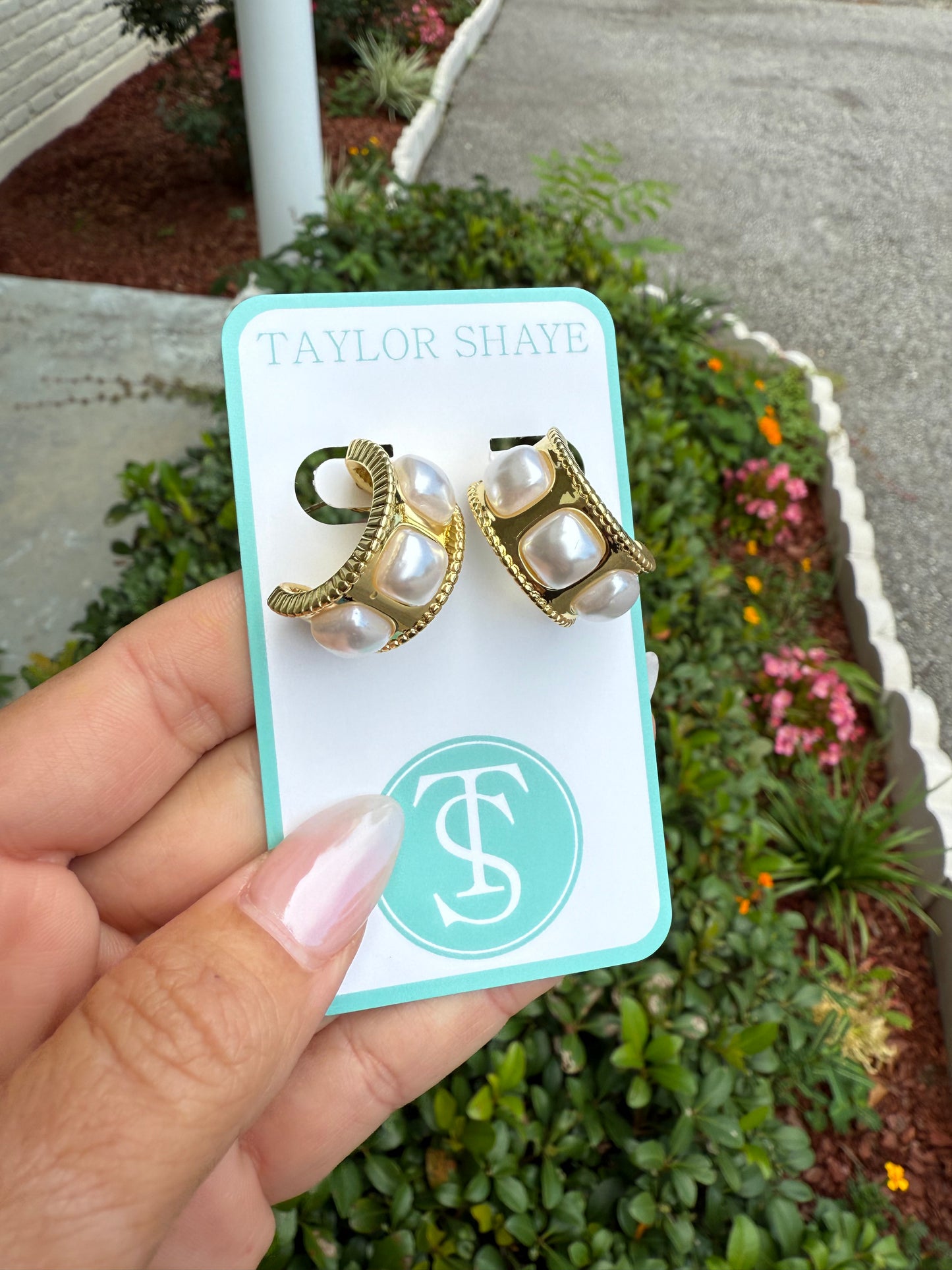 Taylor Shaye Josie Pearl Hoops