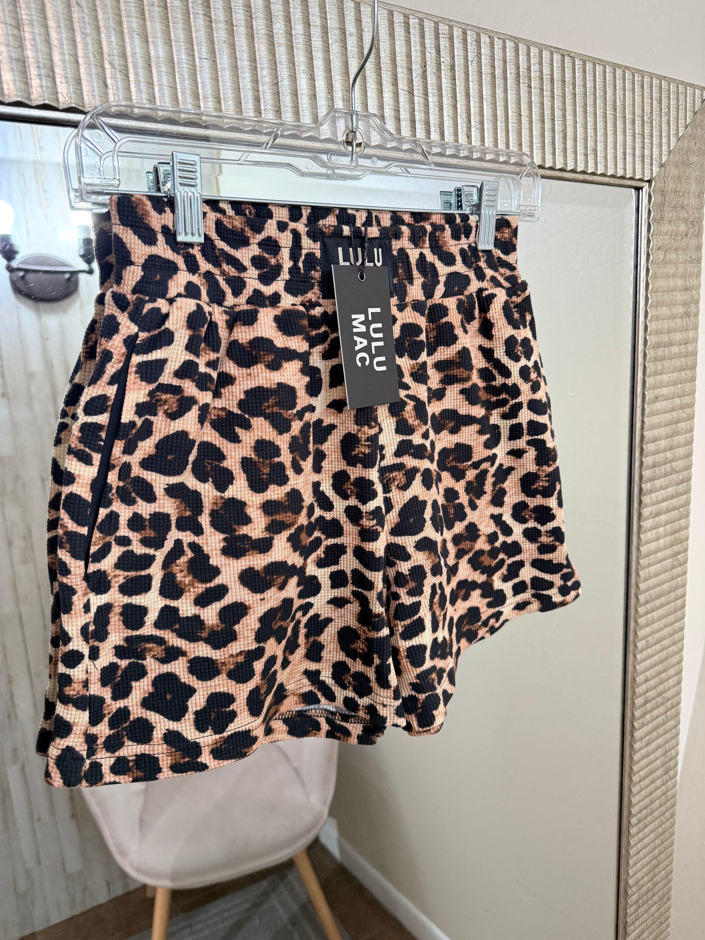 LULU MAC Shorts
