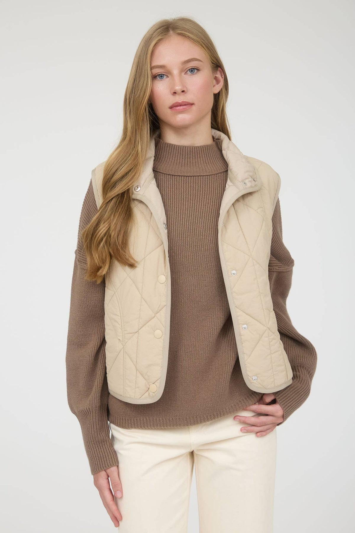 SNAP BUTTON QUILTED PUFFER VEST