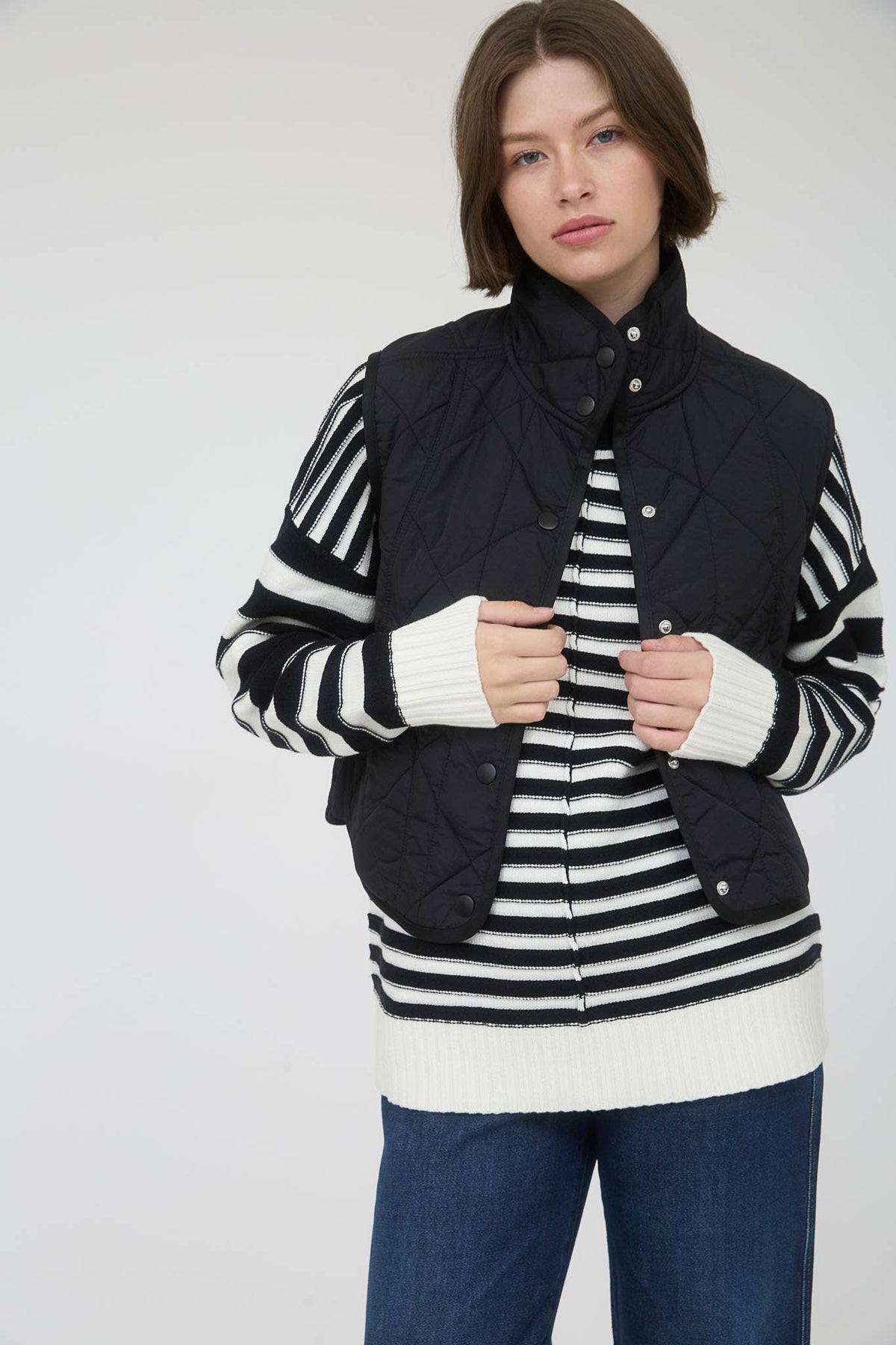 SNAP BUTTON QUILTED PUFFER VEST