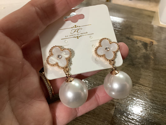 Safisticated Pearls