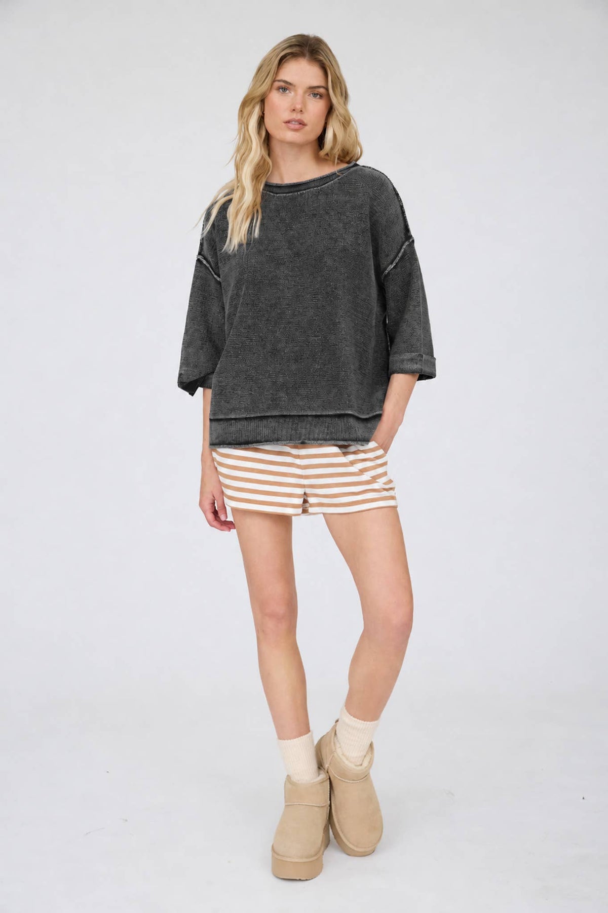 WASHED INVERTED SEAM  SLEEVE