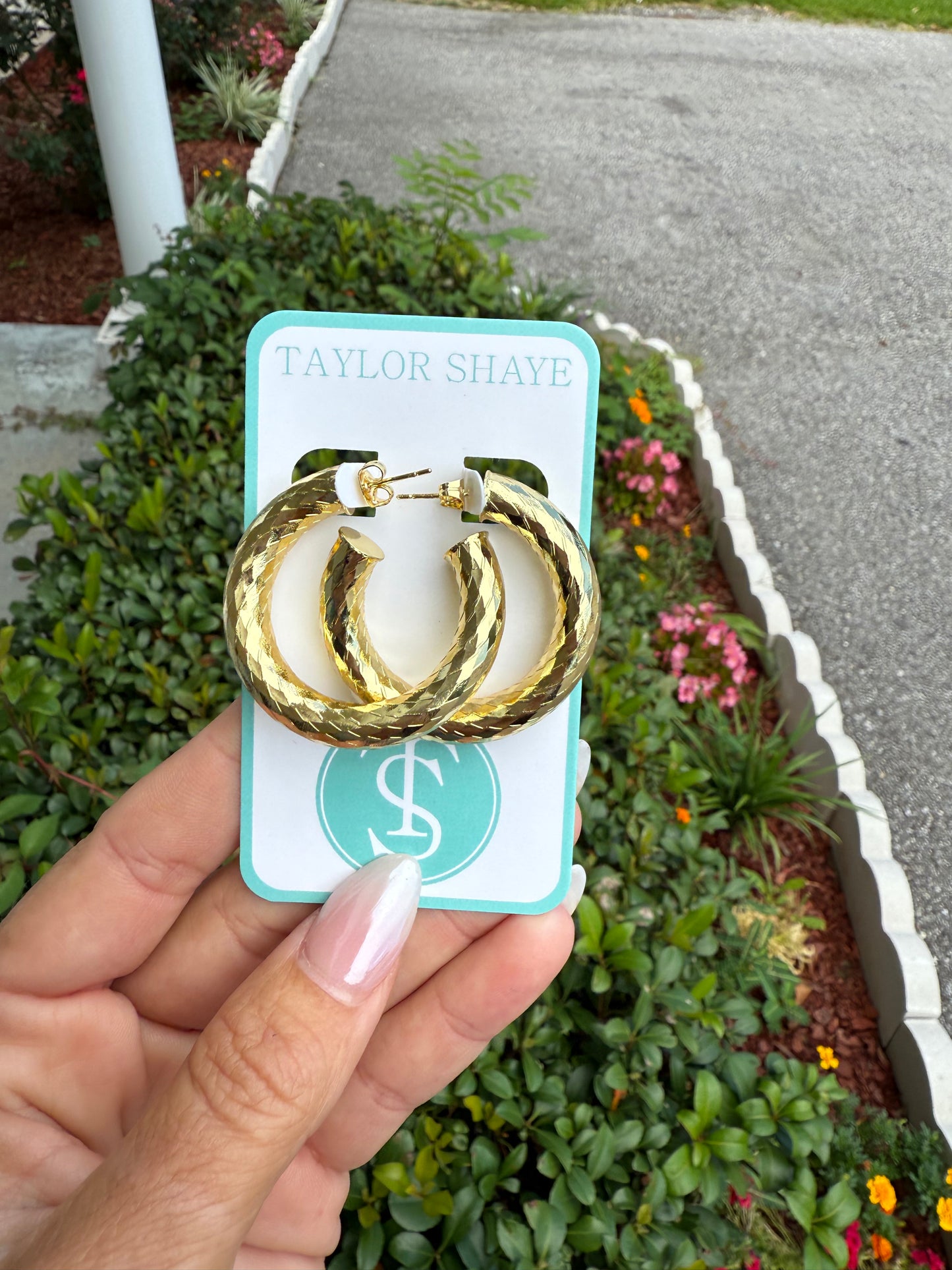 Taylor Shaye Raya Hoops