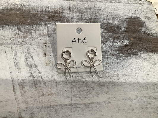 bow earrings