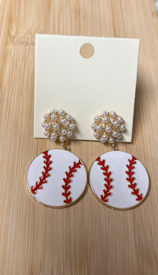 Sports Pearl Earring
