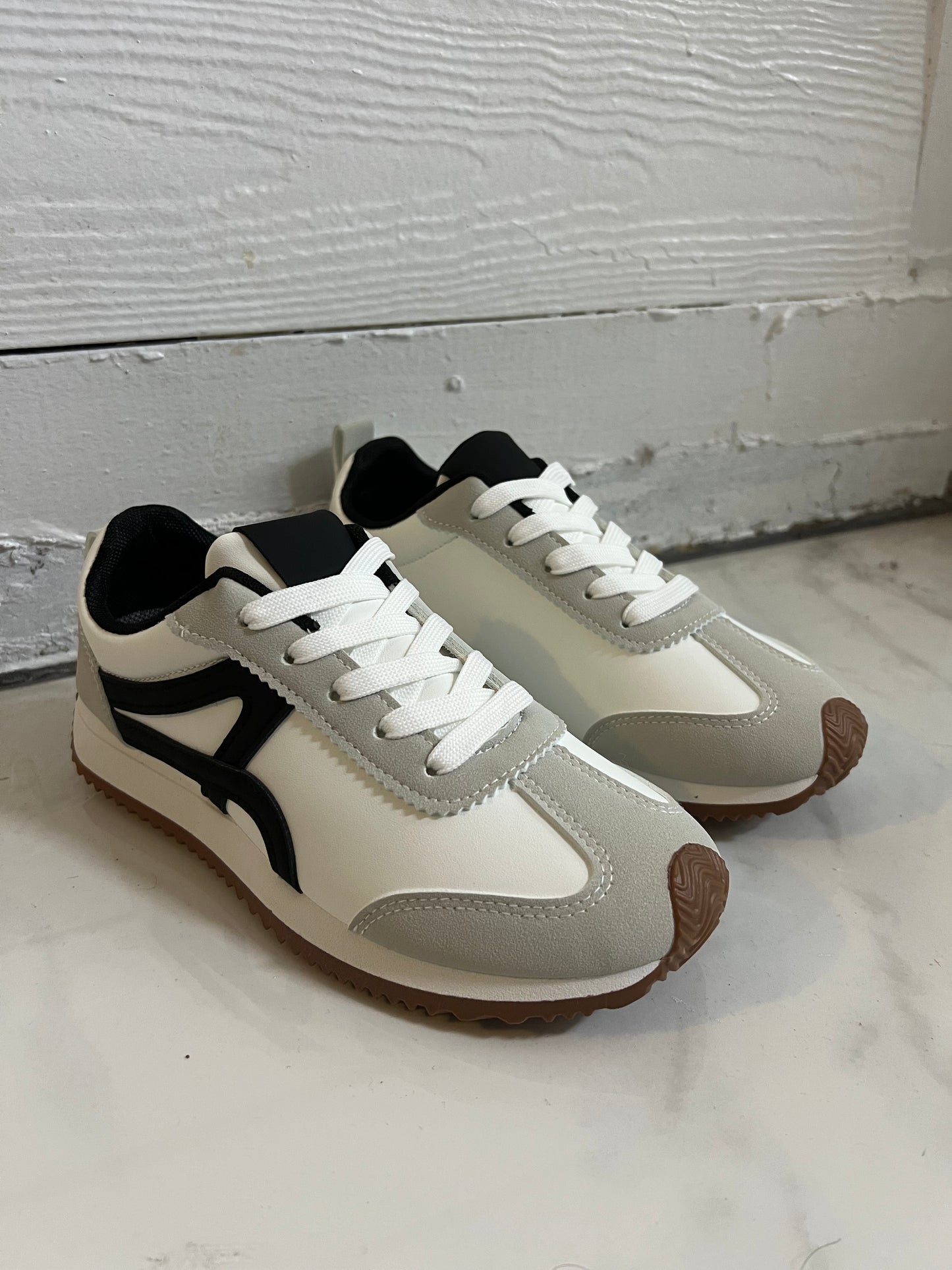Retro Jogger Sneaker