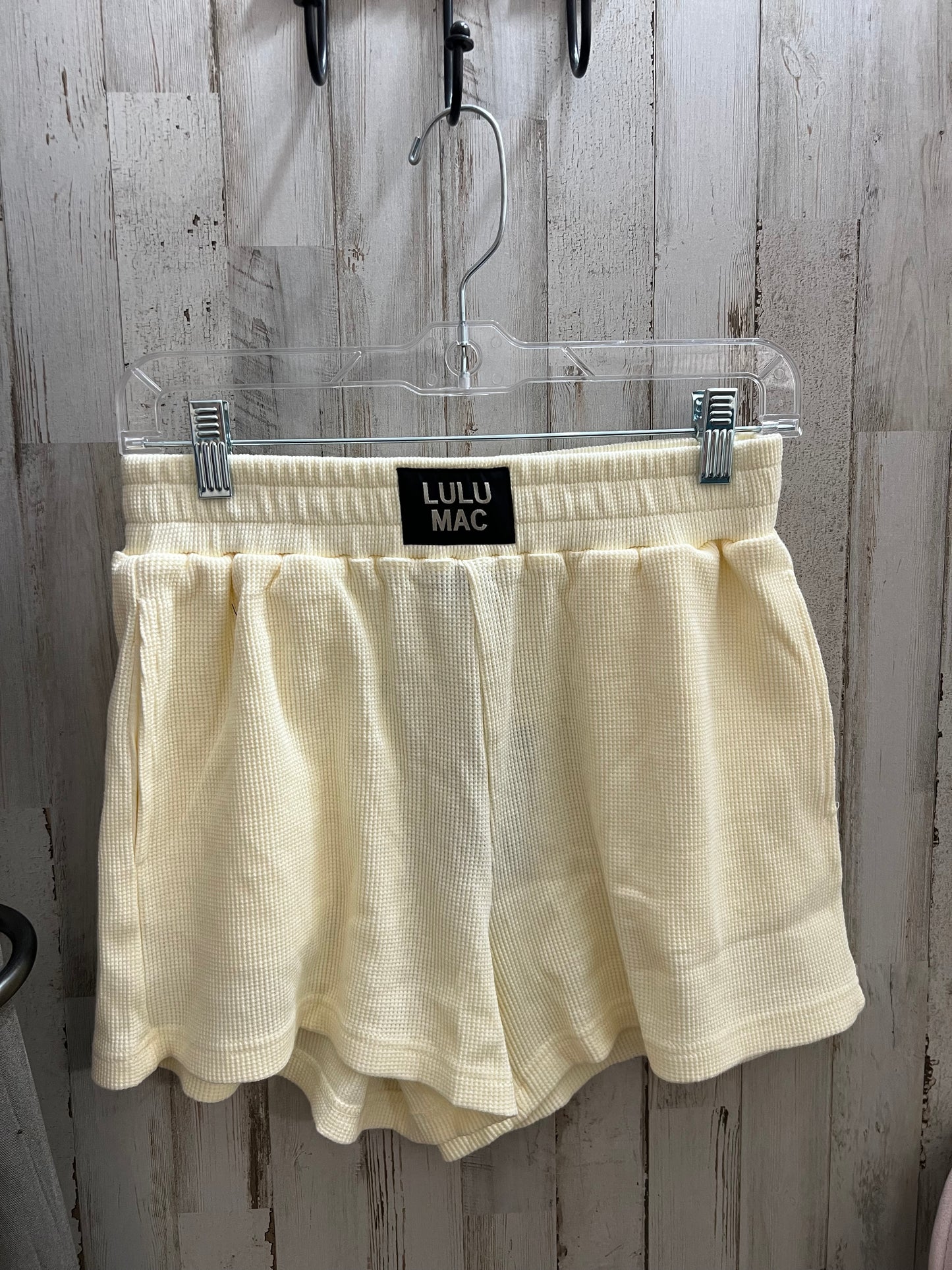 LULU MAC Shorts