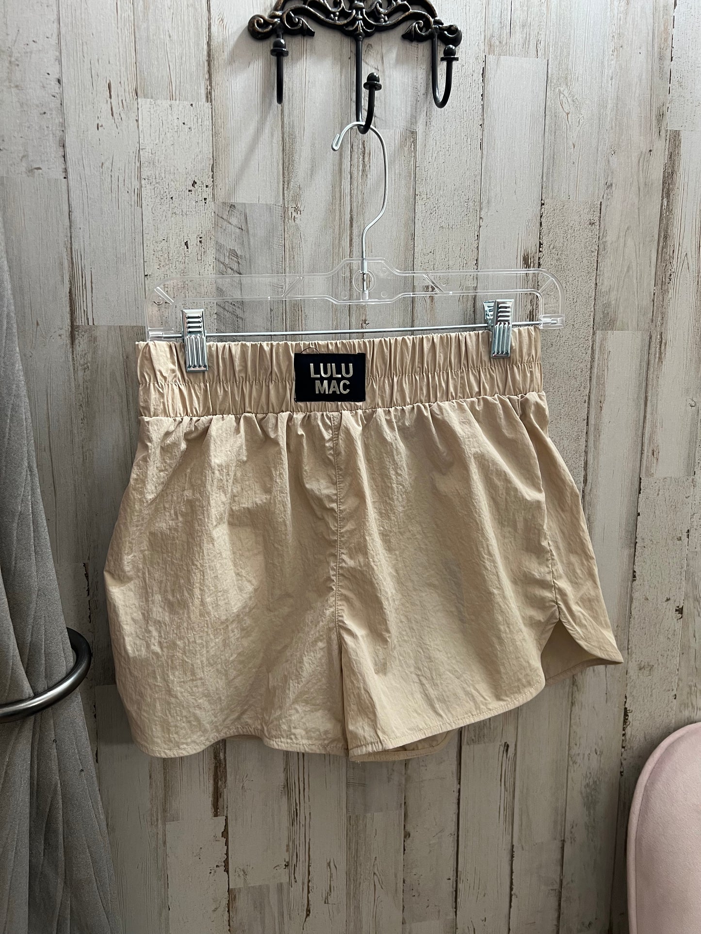 LULU MAC Shorts