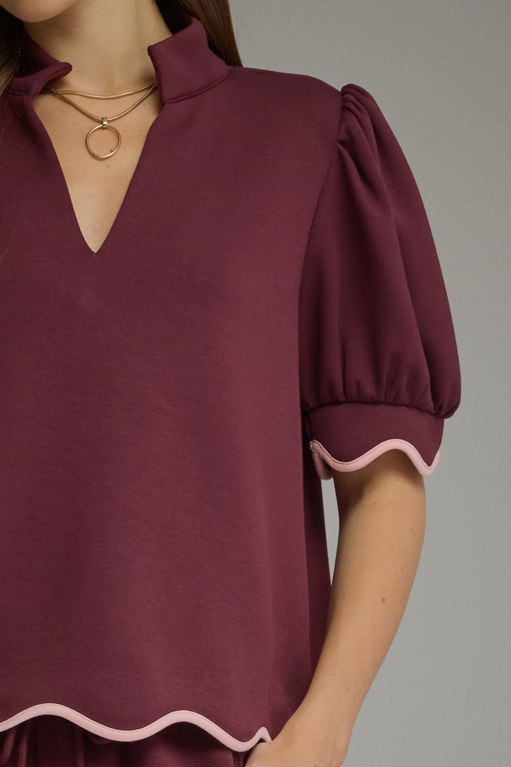Solid short puff sleeve top