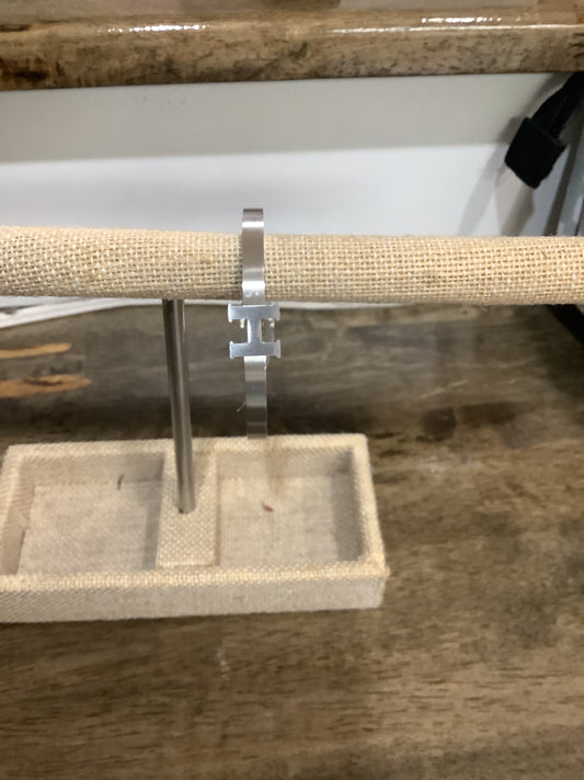 Simple H Bracelet