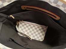 Load image into Gallery viewer, Checkered Trends handbag