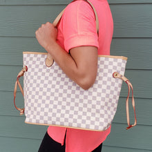 Load image into Gallery viewer, Checkered Trends handbag